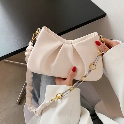 Fashion Girl Purses Vintage Cloud Bag Square One Single Shoulder Tote Soft Pu Ladies Chain Hand Bags Handbags For Women Luxury
Fashion Girl Purses Vintage Cloud Bag Square One Single Shoulder Tote Soft Pu Ladies Chain Hand Bags Handbags For Women Luxury