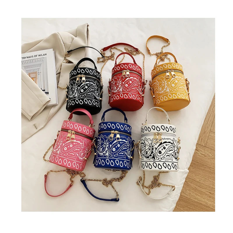 2021 New Paisley Bandana Summer Cashew Flower Printed Bucket Bags and Hat Set Women Purses and Handbags Designer Lady Crossbody
2021 New Paisley Bandana Summer Cashew Flower Printed Bucket Bags and Hat Set Women Purses and Handbags Designer Lady Crossbody