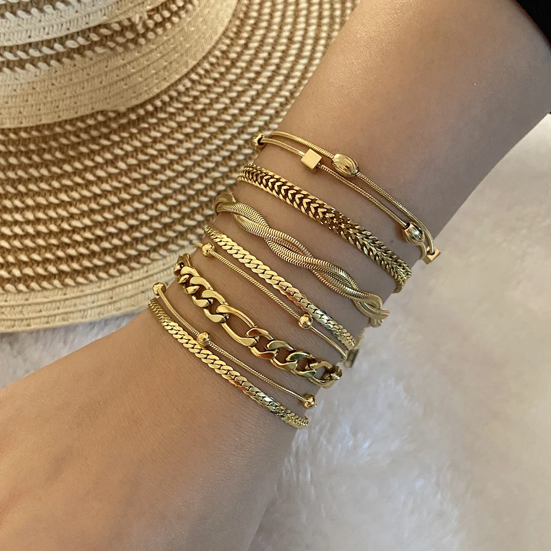 New style gold stainless steel Cross-border new jewelry Versatile stainless steel bracelet Personalized bead chain bracelet B500
New style gold stainless steel Cross-border new jewelry Versatile stainless steel bracelet Personalized bead chain bracelet B500
