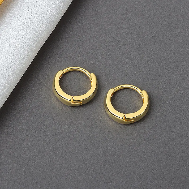 Fashion Minimalist Geometric Earrings Female Ear Buckle Personality Round Hoop Earrings for Women Jewelry
Fashion Minimalist Geometric Earrings Female Ear Buckle Personality Round Hoop Earrings for Women Jewelry