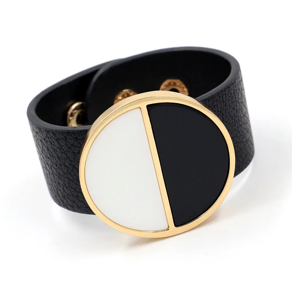 Korean Style Exaggerate Wide PU and Black and White Mixed Epoxy Snap Bracelet For Women And Girls, Gold
Korean Style Exaggerate Wide PU and Black and White Mixed Epoxy Snap Bracelet For Women And Girls, Gold