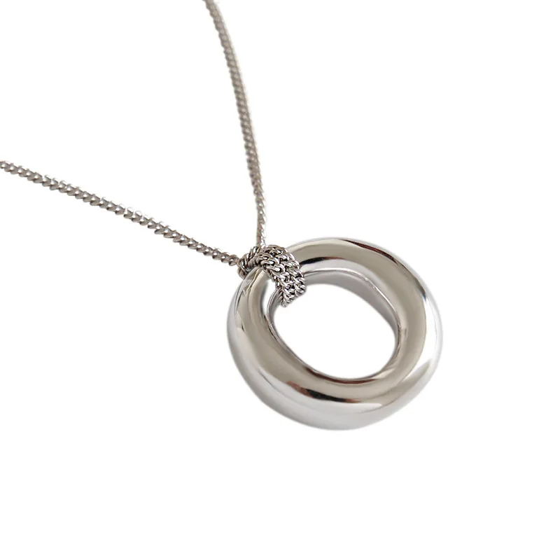 Hotsale Hypoallergenic Side Chain Sterling Silver Necklace Geometric Shape Round Pendant Extension Silver Disc Necklace
Hotsale Hypoallergenic Side Chain Sterling Silver Necklace Geometric Shape Round Pendant Extension Silver Disc Necklace