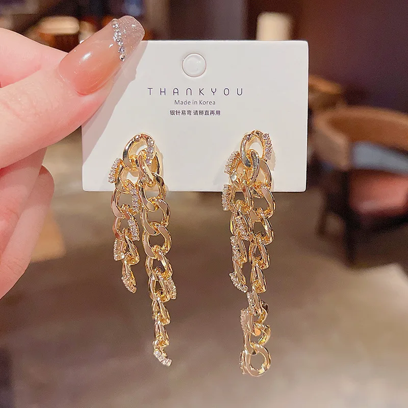 Personalized Hip Hop Rhinestone Cuban Link Chain Drop Dangle Earrings Bling Bling Crystal Cuban Chain Drop Earrings
Personalized Hip Hop Rhinestone Cuban Link Chain Drop Dangle Earrings Bling Bling Crystal Cuban Chain Drop Earrings
