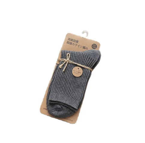 2021Medium tube solid color socks male autumn winter sports socks male socks Japanese trend
2021Medium tube solid color socks male autumn winter sports socks male socks Japanese trend