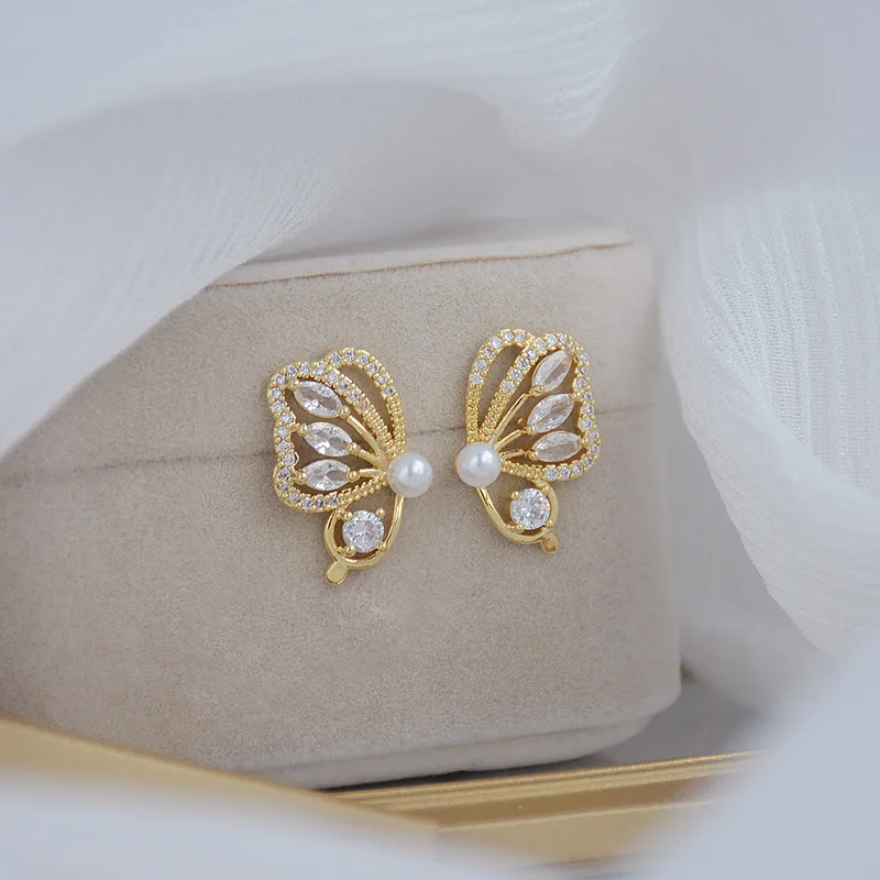 Vershal Korean Jewellery 18K Gold Plated Butterfly Pearl Stud Earrings Jewelry For Women
Vershal Korean Jewellery 18K Gold Plated Butterfly Pearl Stud Earrings Jewelry For Women