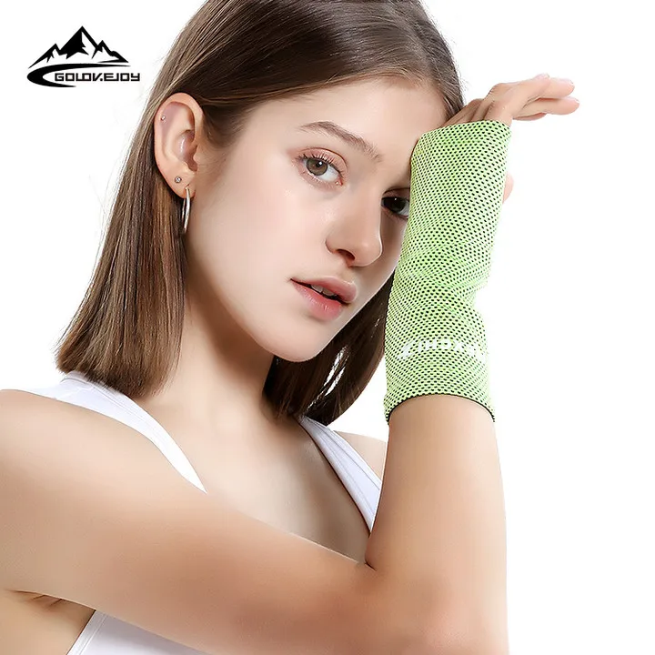 GOLOVEJOY HW07 Non-Slip Breathable Wrist Wraps Support Gym Fitness Cycling Running Sports Cross Training Wrist Support For, Has 4 colors
GOLOVEJOY HW07 Non-Slip Breathable Wrist Wraps Support Gym Fitness Cycling Running Sports Cross Training Wrist Support For, Has 4 colors