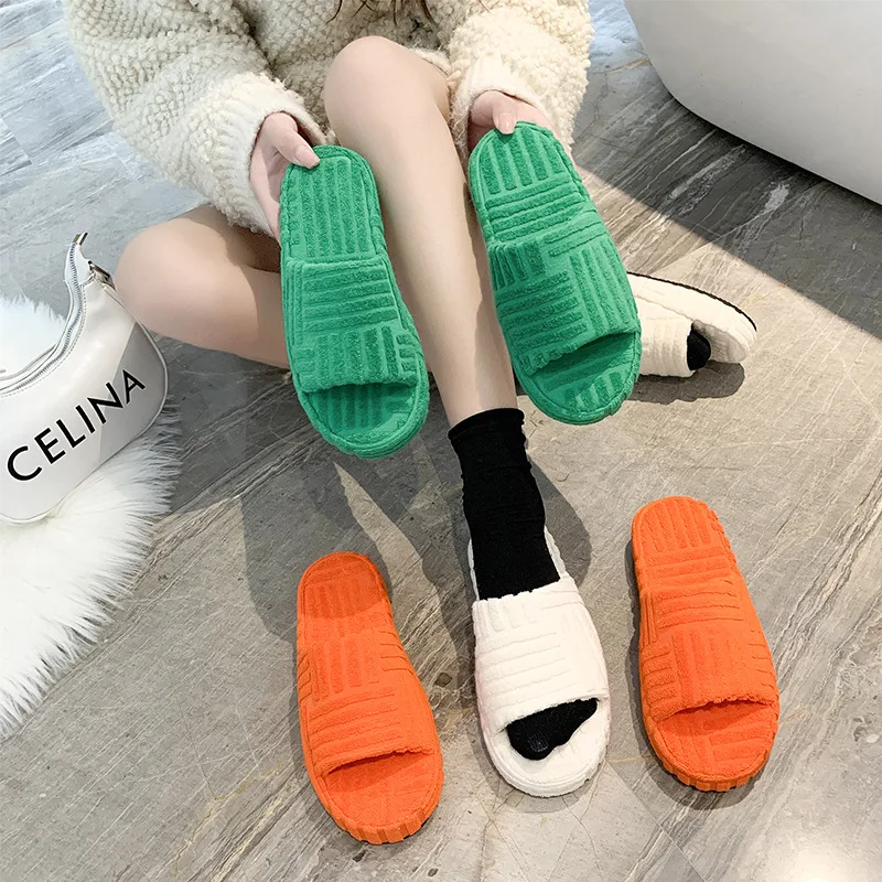 Hot Sale Brand Design Warm Fur Slippers Women New Embossed Women Towel Cotton Wedge Fur Sandals Slippers
Hot Sale Brand Design Warm Fur Slippers Women New Embossed Women Towel Cotton Wedge Fur Sandals Slippers