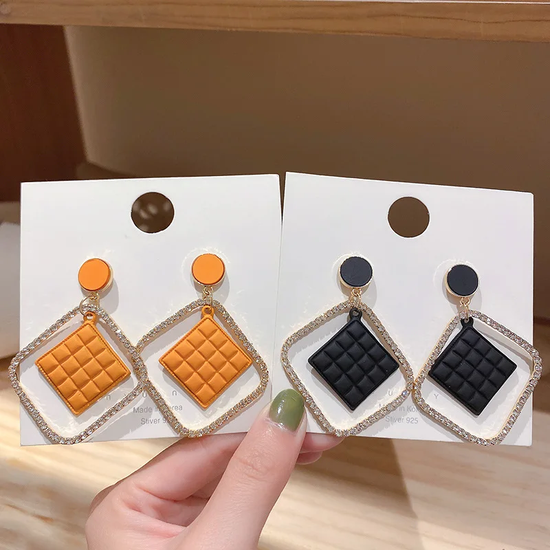 Simple geometric square earrings drop temperament korean fashion earrings jewelry 2020, As pic
Simple geometric square earrings drop temperament korean fashion earrings jewelry 2020, As pic