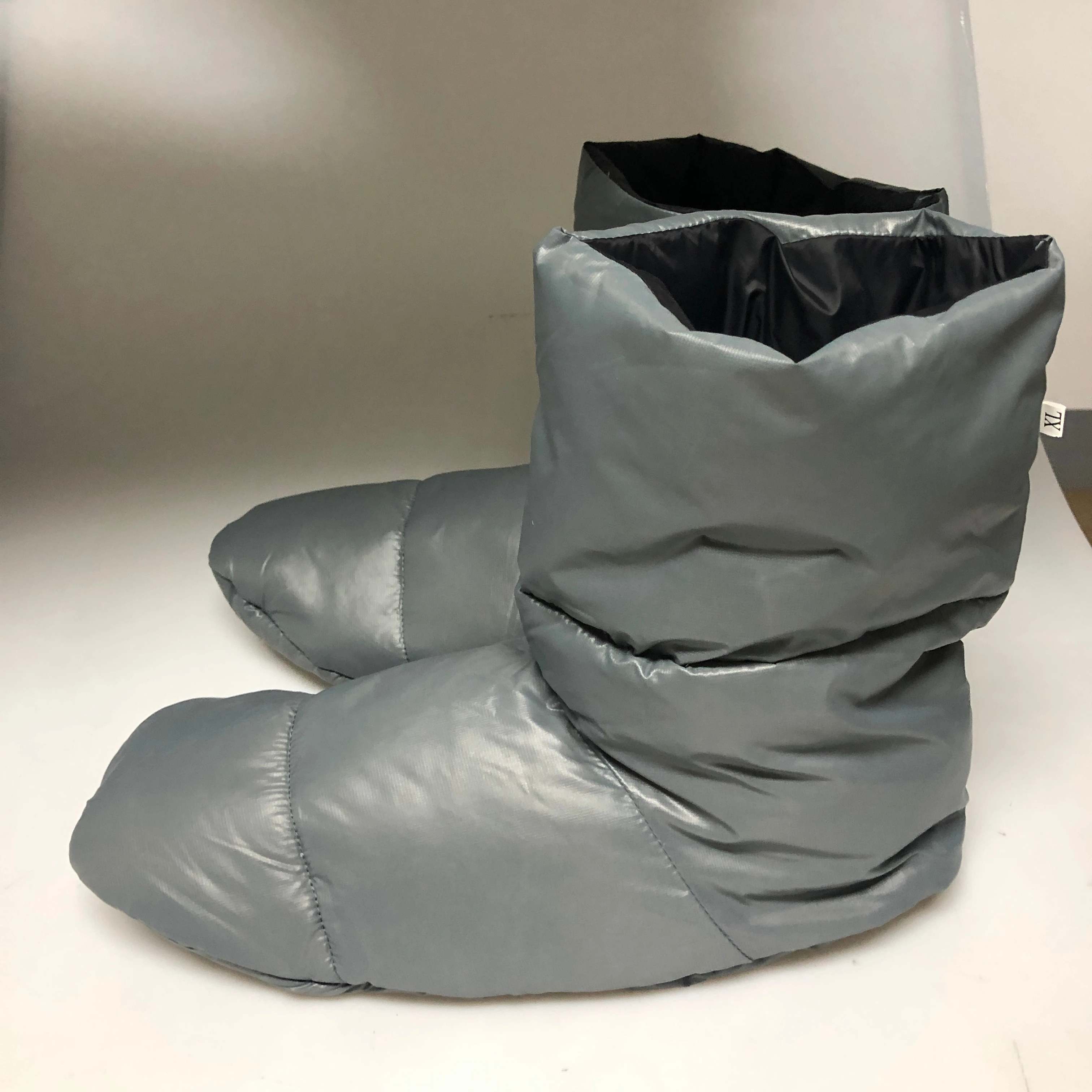 Unisex Winter Warm Soft Cozy 100% Goose Down Booties Socks Slippers for Outdoor Camping Sleeping Hiking
Unisex Winter Warm Soft Cozy 100% Goose Down Booties Socks Slippers for Outdoor Camping Sleeping Hiking
