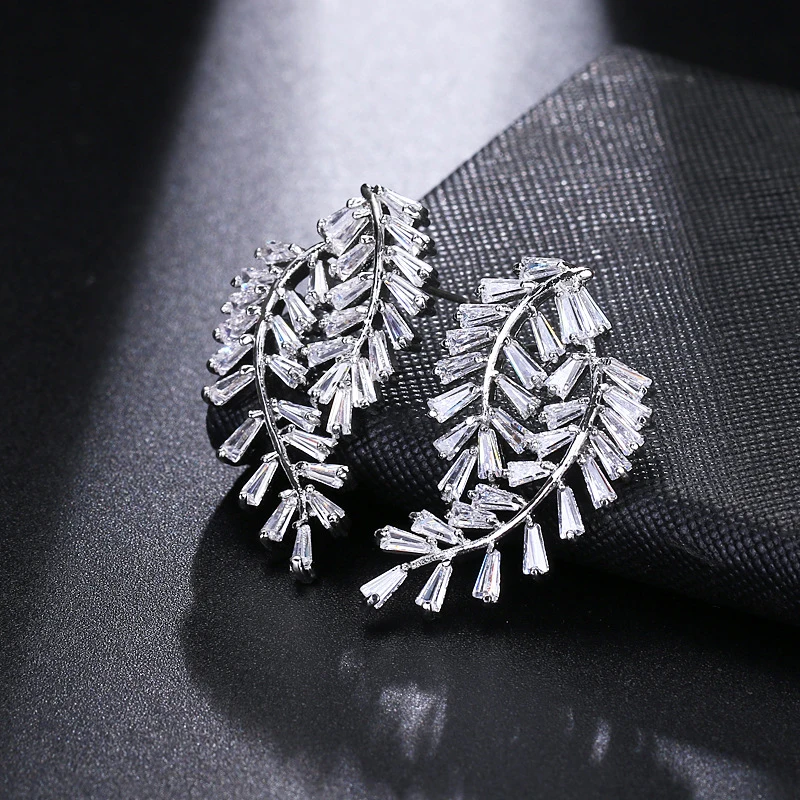 Trendy Cut Clear Leaf Wedding Bridal Women Earrings Jewelry Zircon Crystal Fashion Earrings, Gold/sliver
Trendy Cut Clear Leaf Wedding Bridal Women Earrings Jewelry Zircon Crystal Fashion Earrings, Gold/sliver