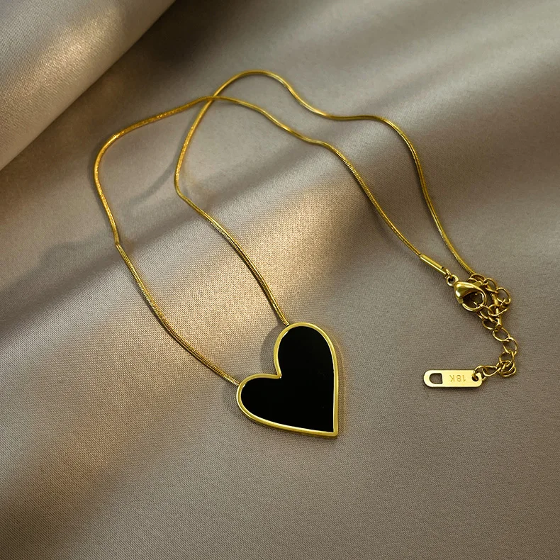 Stainless Steel Snake Chain Love Heart Shaped Necklace 18k Gold Plated Black Heart Pendant Necklace, Picture shows
Stainless Steel Snake Chain Love Heart Shaped Necklace 18k Gold Plated Black Heart Pendant Necklace, Picture shows