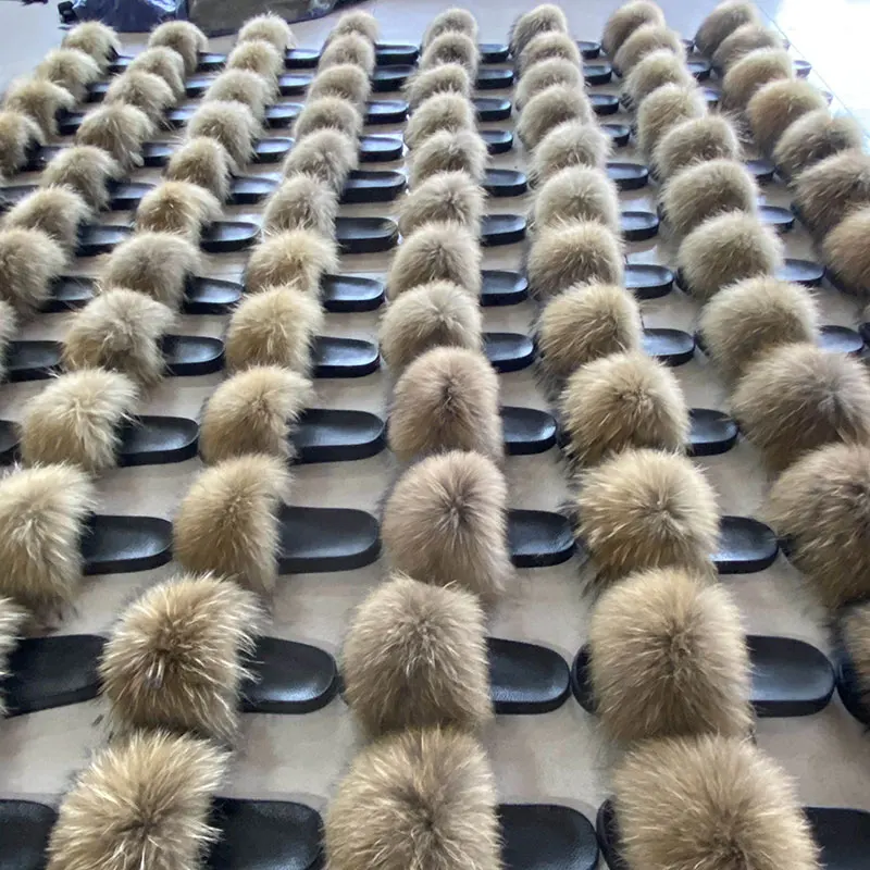 wholesale Fashionable Multi Color Girls Beach Slipper Real Fur Slippers Women Fox Fur Slides
wholesale Fashionable Multi Color Girls Beach Slipper Real Fur Slippers Women Fox Fur Slides