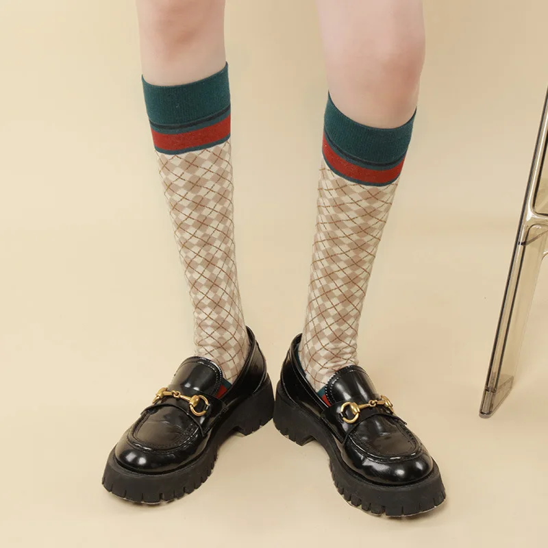 Comlor OEM meias de inverno vintage equestrian long socks plaid japan teen girl tube socks boot winter women cotton socks, 6 colors
Comlor OEM meias de inverno vintage equestrian long socks plaid japan teen girl tube socks boot winter women cotton socks, 6 colors