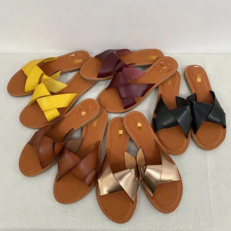 2021 Factory direct sale hot sale simple solid color women fashion chic beach slippers plus size, Brown
2021 Factory direct sale hot sale simple solid color women fashion chic beach slippers plus size, Brown