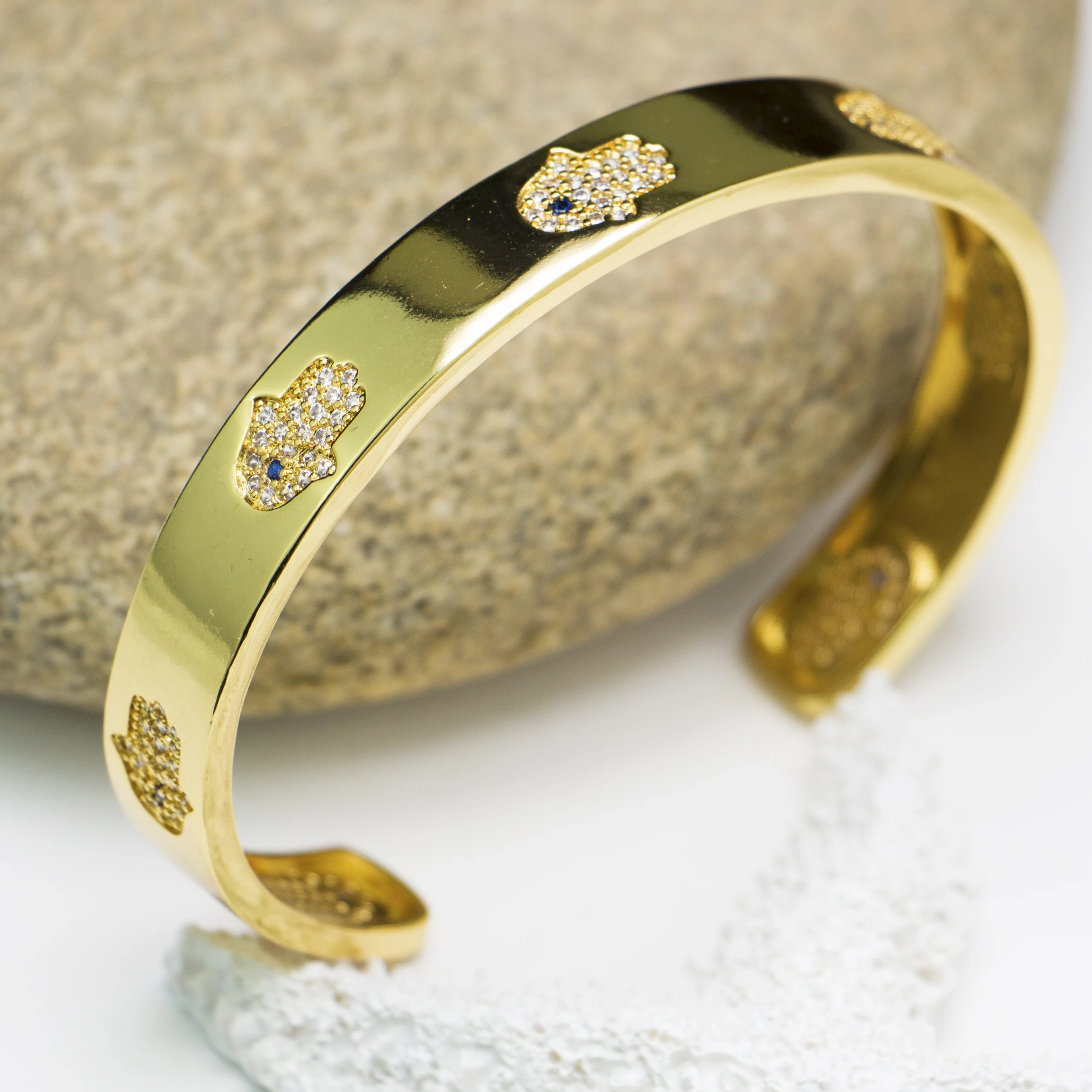 BD-E1028 Rainbow multicolor cubic zircon micro pave bangle hamsa hand shape bracelet high quality party gift for women girl, Multi
BD-E1028 Rainbow multicolor cubic zircon micro pave bangle hamsa hand shape bracelet high quality party gift for women girl, Multi