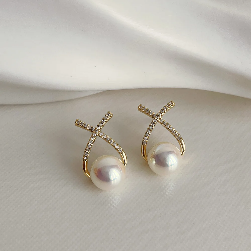 Vershal A4-226 Korea 2022 New Style Simple Retro Diamond Cross Metal Pearl Stud Earrings For Women, Gold
Vershal A4-226 Korea 2022 New Style Simple Retro Diamond Cross Metal Pearl Stud Earrings For Women, Gold