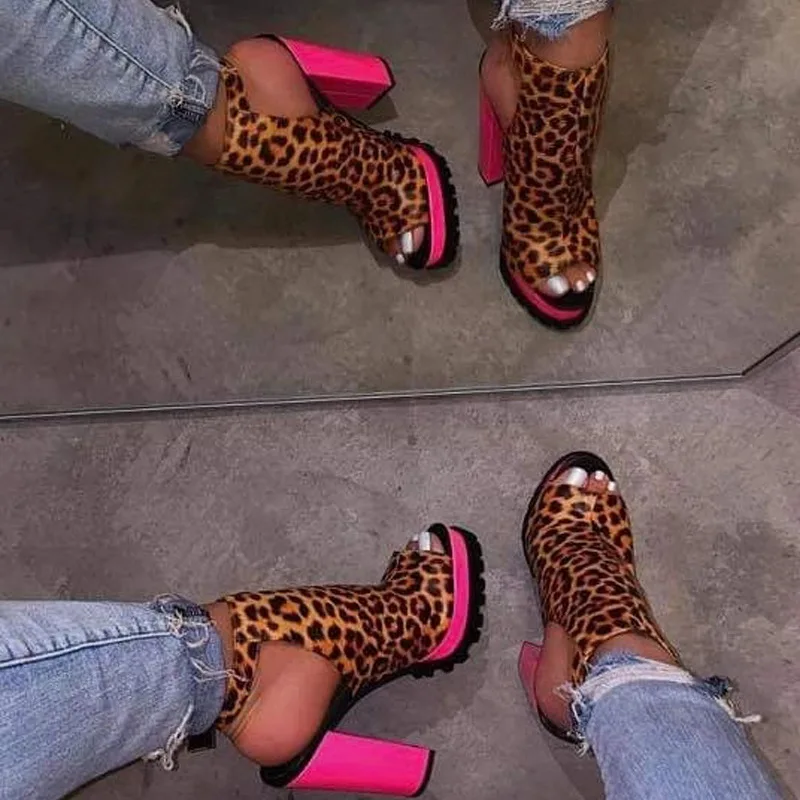 BUSY GIRL YB2003 Foreign trade new year summer new product fashion super high heel waterproof platform open toe ladies sandals S
BUSY GIRL YB2003 Foreign trade new year summer new product fashion super high heel waterproof platform open toe ladies sandals S