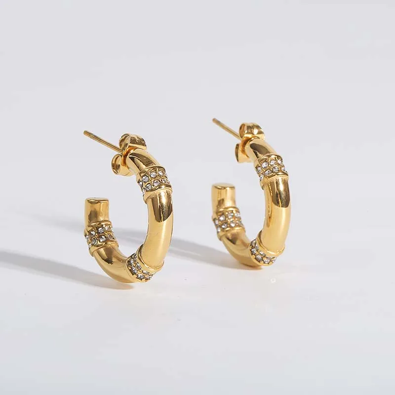 2022 Trendy 18K Gold Plated PVD Waterproof Tarnish Free Luxury CZ Crystal Zircon Stainless Steel Hoop Earring Fashion Jewelry
2022 Trendy 18K Gold Plated PVD Waterproof Tarnish Free Luxury CZ Crystal Zircon Stainless Steel Hoop Earring Fashion Jewelry