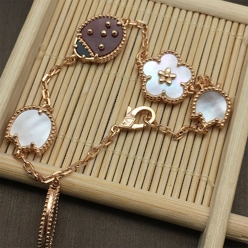 New Clover S925 Sterling Silver Fashion Ladybug Four-leaf Clover Bracelet Mother-of-Pearl Black Agate Rose Gold Bracelet
New Clover S925 Sterling Silver Fashion Ladybug Four-leaf Clover Bracelet Mother-of-Pearl Black Agate Rose Gold Bracelet