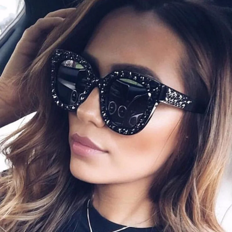 Fashion New Original Designer Stars Sun Glasses Luxury Vintage Bling Shades Sunglasses Women 2021, As pictures or customized color
Fashion New Original Designer Stars Sun Glasses Luxury Vintage Bling Shades Sunglasses Women 2021, As pictures or customized color