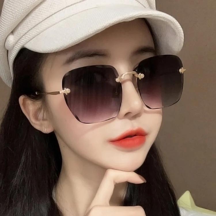 SKYWAY Trendy Custom Square Wave Shape Rimless Women Sunglasses Colorful Ocean Lens UV400 Sun Glasses
SKYWAY Trendy Custom Square Wave Shape Rimless Women Sunglasses Colorful Ocean Lens UV400 Sun Glasses