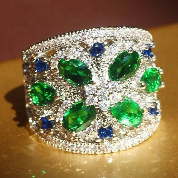 Luxury Green Flower Zircon Crystal Ring for Ladies Wedding engagement party Ring Copper Jewelry Gift for women gift, Picture
Luxury Green Flower Zircon Crystal Ring for Ladies Wedding engagement party Ring Copper Jewelry Gift for women gift, Picture