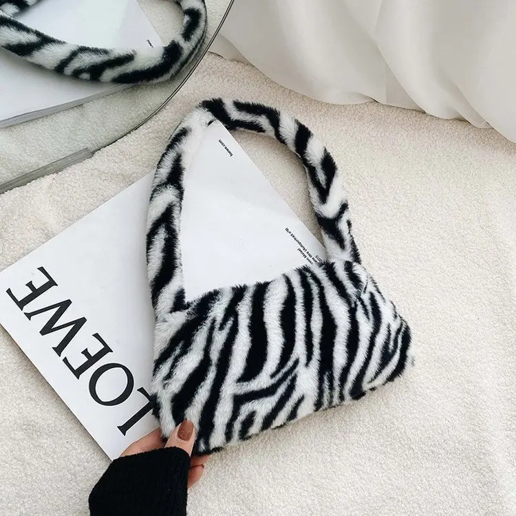 Fur Handbags Zebra Pattern Milky Leopard Print Girl Shoulder Leisure Plush Luxury Evening Furry Rabbit Fur Bags Women Handbags, 8 colors
Fur Handbags Zebra Pattern Milky Leopard Print Girl Shoulder Leisure Plush Luxury Evening Furry Rabbit Fur Bags Women Handbags, 8 colors