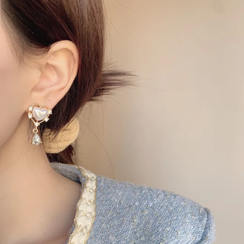 JuHu S925 Silver Needle Korean Simple French Court Style Elegant Retro Love Temperament Earrings, Silver needle, padded ear clip
JuHu S925 Silver Needle Korean Simple French Court Style Elegant Retro Love Temperament Earrings, Silver needle, padded ear clip