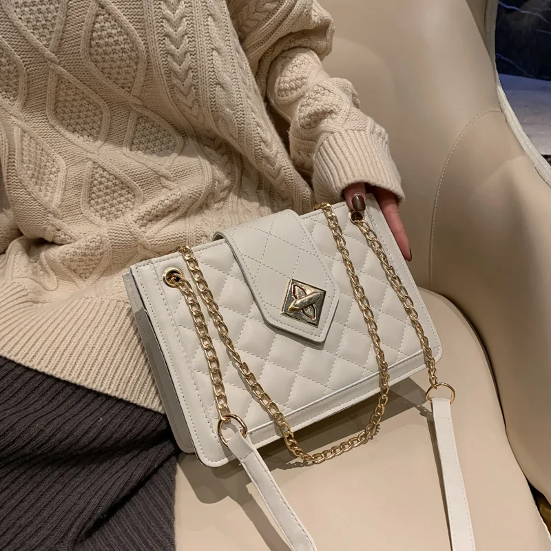 New female Korean fashion one shoulder messenger rhombus chain small square leather women bag
New female Korean fashion one shoulder messenger rhombus chain small square leather women bag