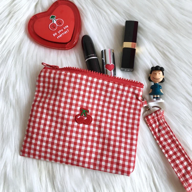 Women Cherry Red Plaid Bags Cotton Fabric String Handbag Woman Girls Sweet Zipper Shoulder Bag Card Holder Mini Make Up Bag Case
Women Cherry Red Plaid Bags Cotton Fabric String Handbag Woman Girls Sweet Zipper Shoulder Bag Card Holder Mini Make Up Bag Case