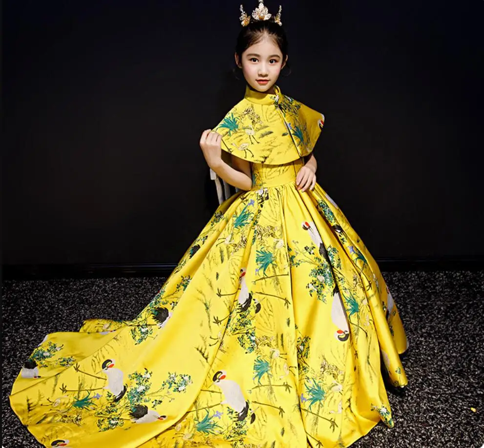 Yellow tailpipe temperament princess dresses bright-colored party temperament princess dresses
Yellow tailpipe temperament princess dresses bright-colored party temperament princess dresses