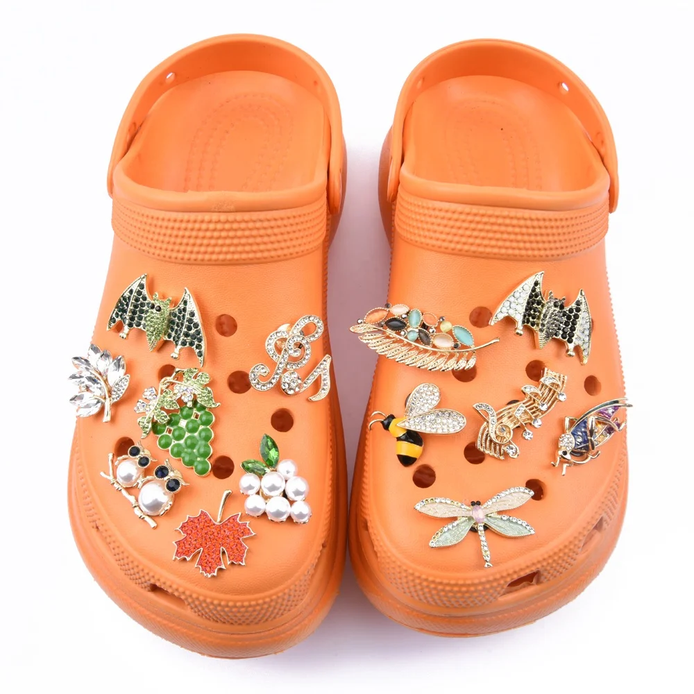 High Quality Metal Shoes Charms Big Logo Shoe Accessories Decorations For Christmas Designer Clog Sandal Pieces Charms
High Quality Metal Shoes Charms Big Logo Shoe Accessories Decorations For Christmas Designer Clog Sandal Pieces Charms