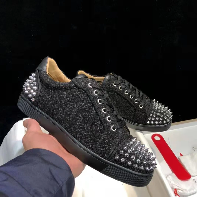 Famous Brand Suede Men's Party Rivet Upper Red Bottom Real Leather Black Luxury Designer Sneakers Set Auger Red Sole Shoes
Famous Brand Suede Men's Party Rivet Upper Red Bottom Real Leather Black Luxury Designer Sneakers Set Auger Red Sole Shoes
