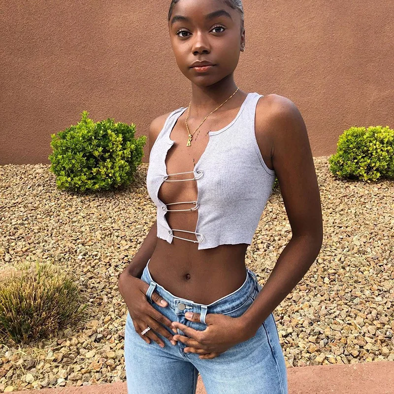 Sexy Slim Soild Sleeveless Short Pin Top Cardigan 2020 Summer New V-neck Stitching Wild Exposed Navel T-shirt Women
Sexy Slim Soild Sleeveless Short Pin Top Cardigan 2020 Summer New V-neck Stitching Wild Exposed Navel T-shirt Women