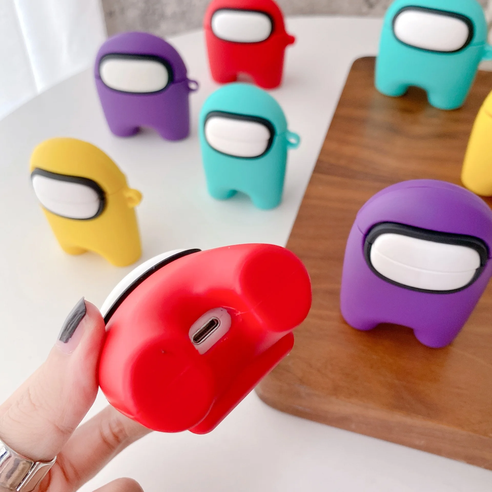Designers Luxury cartoon silicone earphone case for Airpods case 2020 for air pod 1&2
Designers Luxury cartoon silicone earphone case for Airpods case 2020 for air pod 1&2