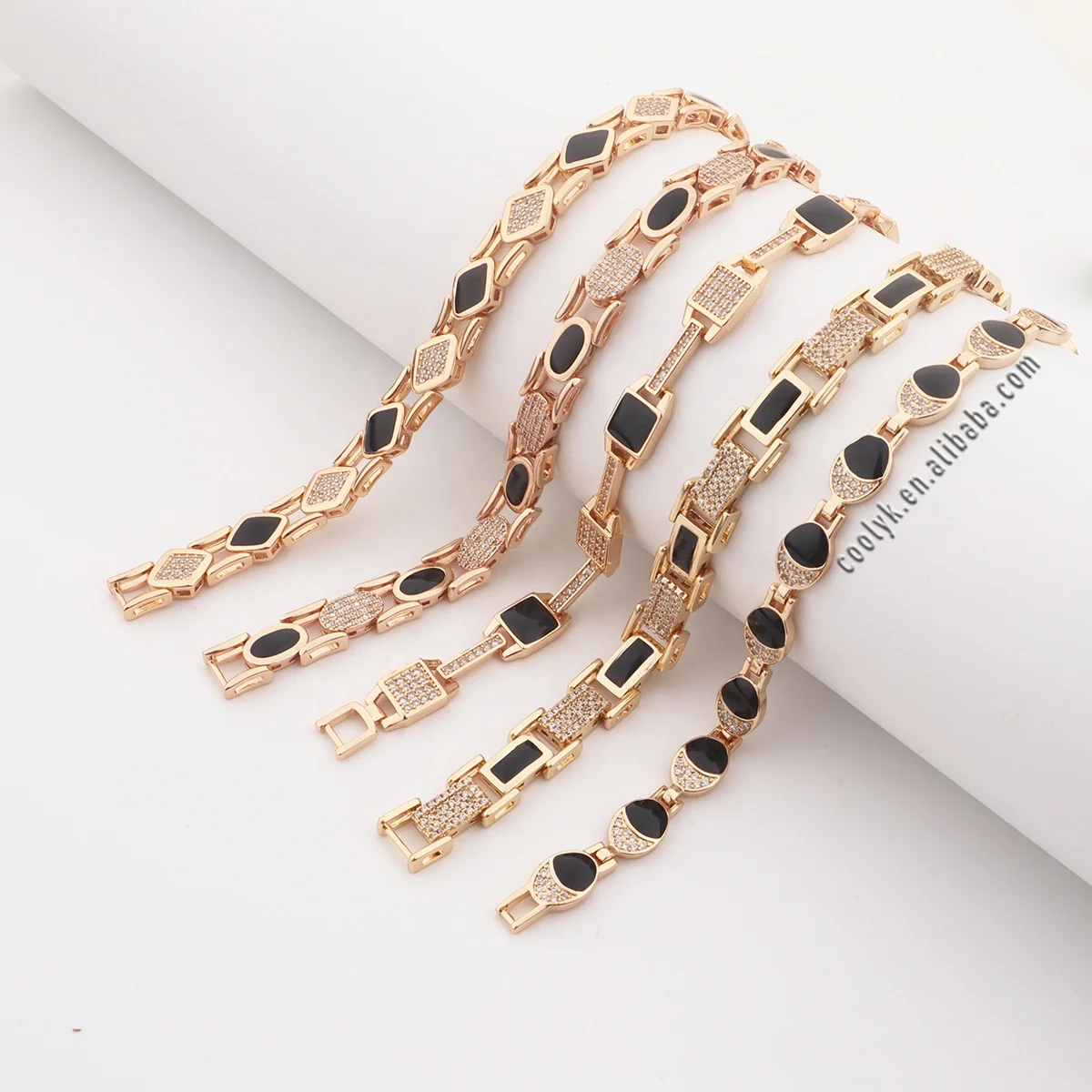 New Fashion Hot Sale Black Bracelet with 18k 24 carat Gold Plated Womens Mens Cuff Bracelets Feng Shui Bracelet for Men Women
New Fashion Hot Sale Black Bracelet with 18k 24 carat Gold Plated Womens Mens Cuff Bracelets Feng Shui Bracelet for Men Women