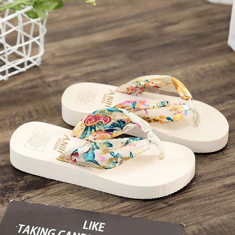 Women Bronzing Printing Satin Sandals Cheap Slope Heel Beach Slope Heel Slipper EVA Flip Flop Outdoor, As show in picture
Women Bronzing Printing Satin Sandals Cheap Slope Heel Beach Slope Heel Slipper EVA Flip Flop Outdoor, As show in picture