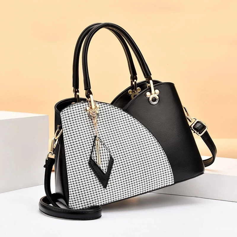 Sac A Main Pvc Gris Gess Lallemagne Fermoire Des Jaune Rangement Triangle Talon Friperie En Pagne Daffaire Hand Bags, Customizable
Sac A Main Pvc Gris Gess Lallemagne Fermoire Des Jaune Rangement Triangle Talon Friperie En Pagne Daffaire Hand Bags, Customizable
