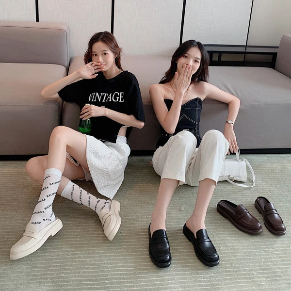 113058 Brand shoes new collection women fashion slippers slip on closed toe flat sliders for female outer wear leisure lady mule
113058 Brand shoes new collection women fashion slippers slip on closed toe flat sliders for female outer wear leisure lady mule