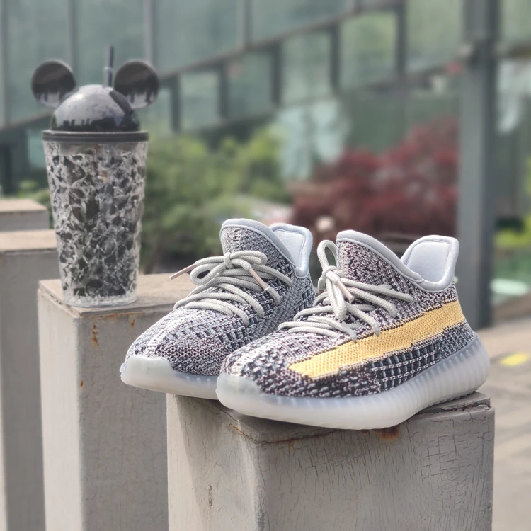 Yeezy lightweight fashion soft bottom breathable boys' and girls' flying woven sneakers, Gray
Yeezy lightweight fashion soft bottom breathable boys' and girls' flying woven sneakers, Gray