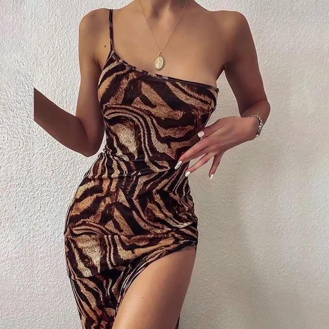 Peeqi skinny low-neck backless split dresses one shoulder summer Leopard Print dress sexy casual streetwear club dress partywear
Peeqi skinny low-neck backless split dresses one shoulder summer Leopard Print dress sexy casual streetwear club dress partywear