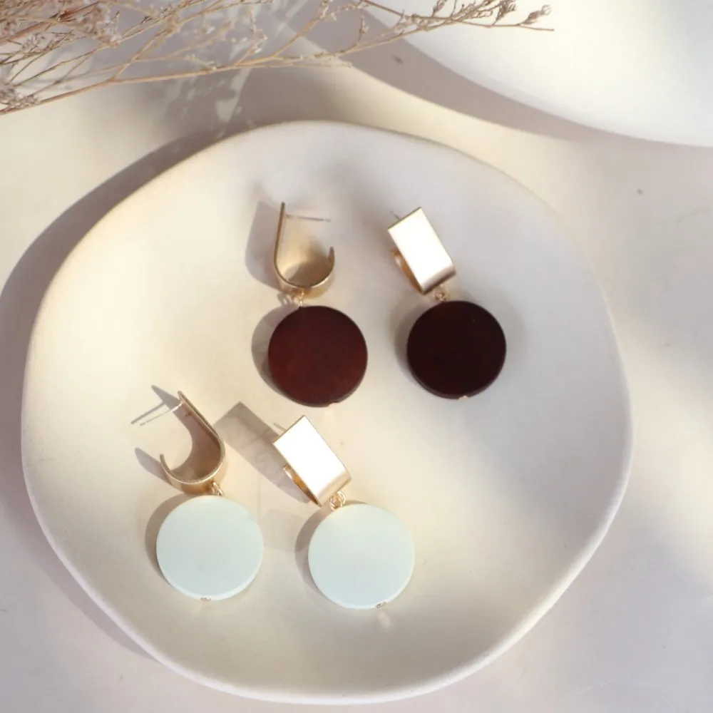 Juhu Metallic gold-plated earrings round wooden earrings female earrings wholesale 2019, Colorful
Juhu Metallic gold-plated earrings round wooden earrings female earrings wholesale 2019, Colorful