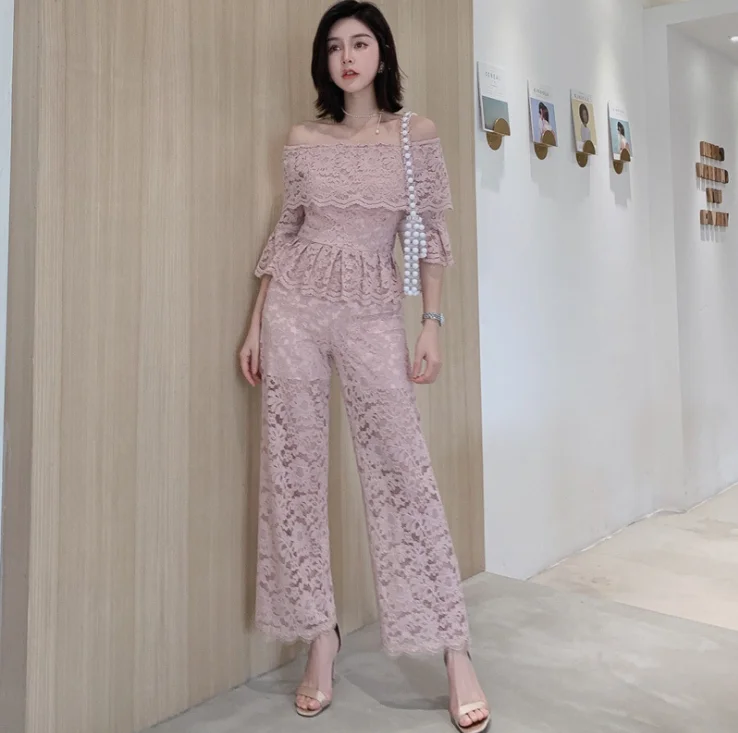 2020 Summer Women Sexy Ruffled Flared Sleeve Wide-leg Lace Jumpsuit Fashion Off Shoulder Lace Suit
2020 Summer Women Sexy Ruffled Flared Sleeve Wide-leg Lace Jumpsuit Fashion Off Shoulder Lace Suit