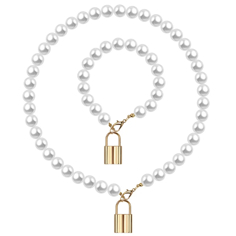 Fashion Luxury Pearl Chain Jewelry Set Gold padlock pendant Necklace & Bracelet Accessories For Bride Ladies wedding Gift
Fashion Luxury Pearl Chain Jewelry Set Gold padlock pendant Necklace & Bracelet Accessories For Bride Ladies wedding Gift