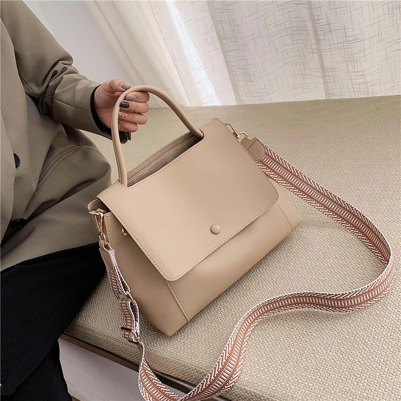 Totes Bags Women Large Capacity Handbags Women PU Shoulder Messenger Bag Female Retro Daily Totes Lady Elegant Handbags
Totes Bags Women Large Capacity Handbags Women PU Shoulder Messenger Bag Female Retro Daily Totes Lady Elegant Handbags