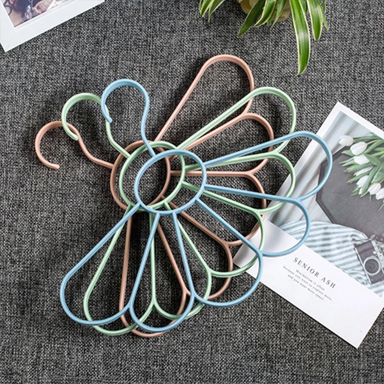 New Fashion Nordic Fan Scarf Hanger Frame Petal Multifunctional Tie Belt Storage Rack Holes Holder, Blue / green / pink
New Fashion Nordic Fan Scarf Hanger Frame Petal Multifunctional Tie Belt Storage Rack Holes Holder, Blue / green / pink