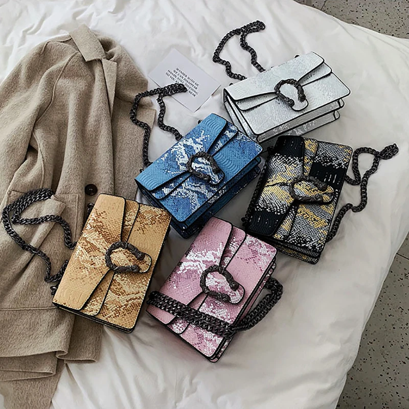 Hot selling luxury brand Chinese style snakeskin pattern small square bag lady shoulder bag
Hot selling luxury brand Chinese style snakeskin pattern small square bag lady shoulder bag