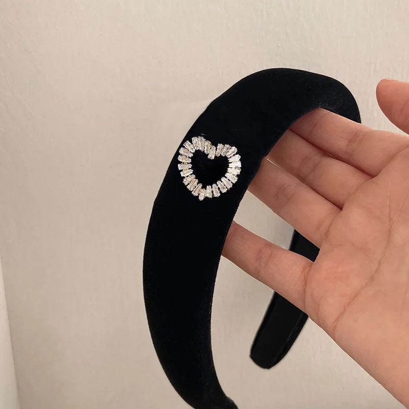 Women Lady Black Velvet Hair Hoop Padded Heart Charm Thick Wide Sponge Black Headband Diademas-por-mayor
Women Lady Black Velvet Hair Hoop Padded Heart Charm Thick Wide Sponge Black Headband Diademas-por-mayor