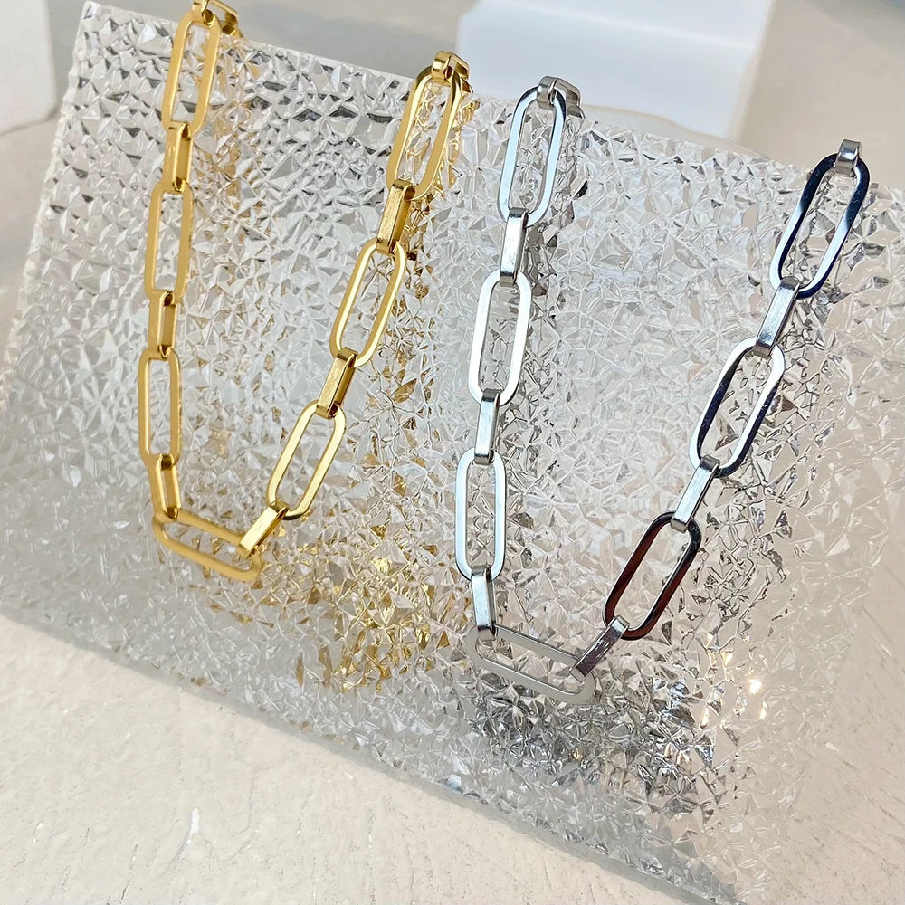 Minimal metal buckle chain short collarbone chain fashion stainless steel gold-plated necklace jewelry
Minimal metal buckle chain short collarbone chain fashion stainless steel gold-plated necklace jewelry