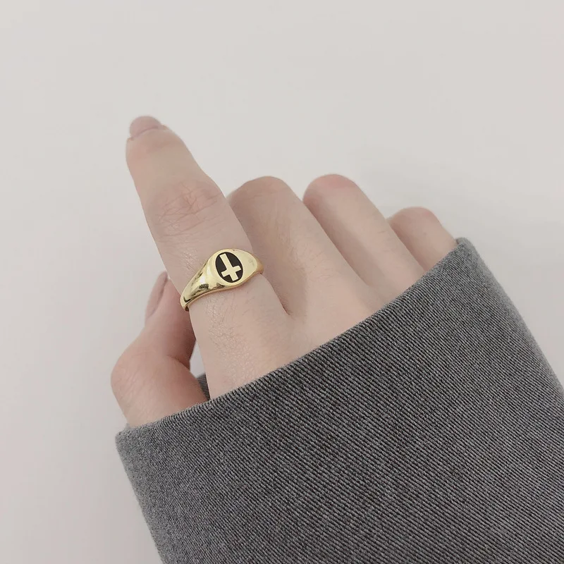 Opening Adjustable 925 Sterling Silver Ring Cross Men and Women Hipster Simple Personality Retro Style Ring, Picture shows
Opening Adjustable 925 Sterling Silver Ring Cross Men and Women Hipster Simple Personality Retro Style Ring, Picture shows